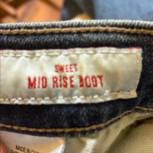Lucky Brand Light Blue Denim Mid Rise Bootcut Jeans Size 8/29 - Picture 5 of 7